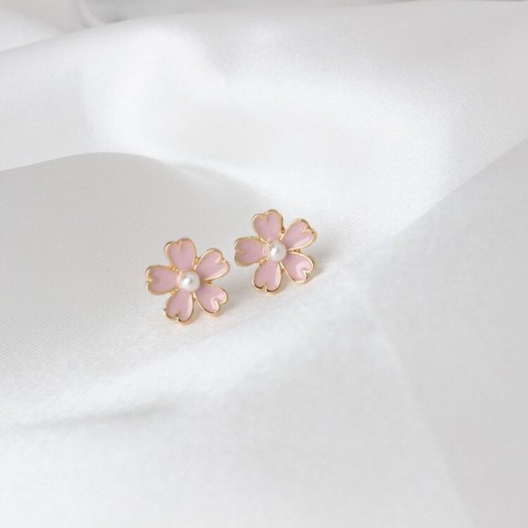 Pretty In PInk Pearl Flower Stud Earrings - Picture 2 of 5